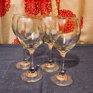 4 Banquet White Wine Glasses